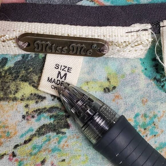 Miss Me Medium Floral Top - Picture 3 of 8